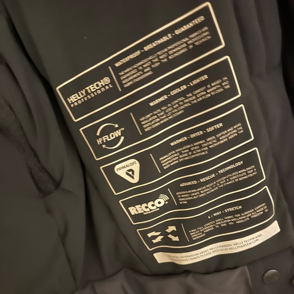 Helly Hansen ski jacket waterproof breathable - Picture 4 of 10